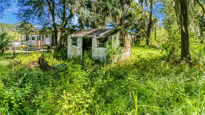 Remaining structure at the property; condition and permitted use unverified
